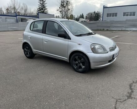 Серый Тойота Ярис, объемом двигателя 1.3 л и пробегом 238 тыс. км за 2999 $, фото 1 на Automoto.ua