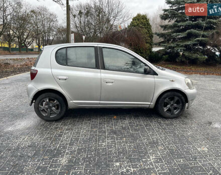 Серый Тойота Ярис, объемом двигателя 1.3 л и пробегом 239 тыс. км за 2600 $, фото 7 на Automoto.ua