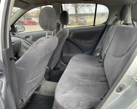 Серый Тойота Ярис, объемом двигателя 1.3 л и пробегом 238 тыс. км за 2999 $, фото 7 на Automoto.ua