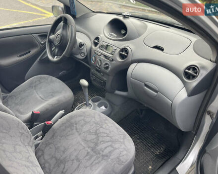 Тойота Яріс 2001 у Рівному на Automoto.ua Сірий Тойота Яріс, об'ємом двигуна 1.3 л та пробігом 236 тис. км за 2700 $, фото 8 на Automoto.ua