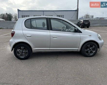 Серый Тойота Ярис, объемом двигателя 1.3 л и пробегом 238 тыс. км за 2999 $, фото 3 на Automoto.ua