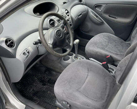 Серый Тойота Ярис, объемом двигателя 1.3 л и пробегом 239 тыс. км за 2600 $, фото 14 на Automoto.ua