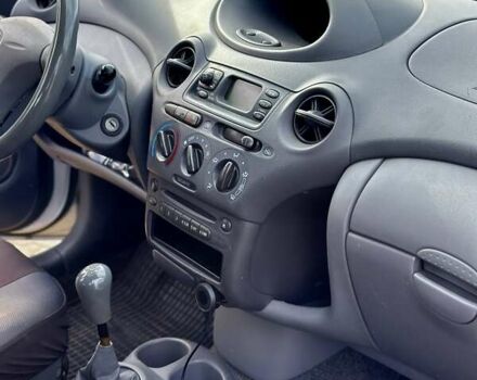 Серый Тойота Ярис, объемом двигателя 1 л и пробегом 271 тыс. км за 3500 $, фото 15 на Automoto.ua