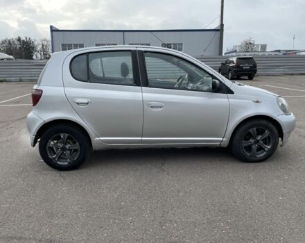 Серый Тойота Ярис, объемом двигателя 1.3 л и пробегом 238 тыс. км за 2999 $, фото 2 на Automoto.ua