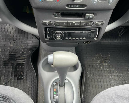 Серый Тойота Ярис, объемом двигателя 1.3 л и пробегом 239 тыс. км за 2600 $, фото 16 на Automoto.ua