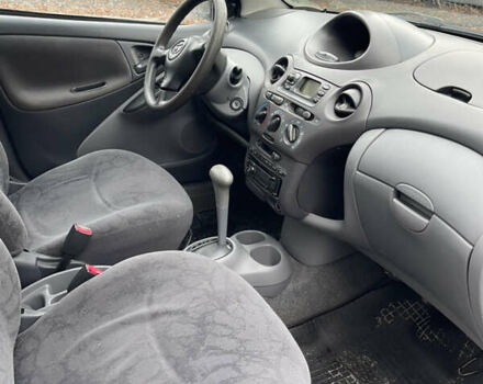 Серый Тойота Ярис, объемом двигателя 1.3 л и пробегом 239 тыс. км за 2600 $, фото 13 на Automoto.ua