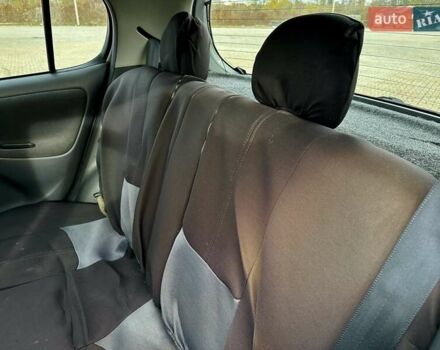 Серый Тойота Ярис, объемом двигателя 1 л и пробегом 271 тыс. км за 3500 $, фото 23 на Automoto.ua