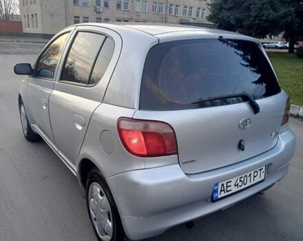 Серый Тойота Ярис, объемом двигателя 1.3 л и пробегом 302 тыс. км за 4400 $, фото 3 на Automoto.ua