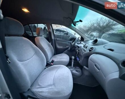 Сірий Тойота Яріс, об'ємом двигуна 1.3 л та пробігом 167 тис. км за 4600 $, фото 9 на Automoto.ua