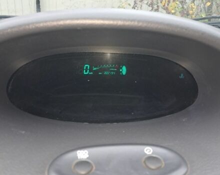 Серый Тойота Ярис, объемом двигателя 1.3 л и пробегом 300 тыс. км за 4000 $, фото 4 на Automoto.ua