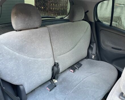 Сірий Тойота Яріс, об'ємом двигуна 1.3 л та пробігом 163 тис. км за 4500 $, фото 15 на Automoto.ua