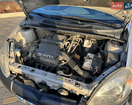 Серый Тойота Ярис, объемом двигателя 1 л и пробегом 212 тыс. км за 2999 $, фото 8 на Automoto.ua