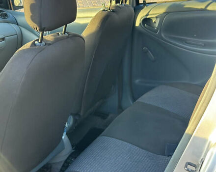 Серый Тойота Ярис, объемом двигателя 1 л и пробегом 212 тыс. км за 2999 $, фото 5 на Automoto.ua