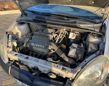 Серый Тойота Ярис, объемом двигателя 1 л и пробегом 212 тыс. км за 2999 $, фото 6 на Automoto.ua