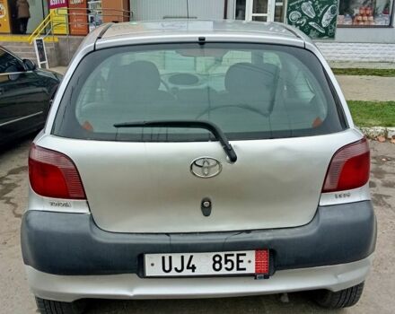 Серый Тойота Ярис, объемом двигателя 1 л и пробегом 150 тыс. км за 1900 $, фото 2 на Automoto.ua