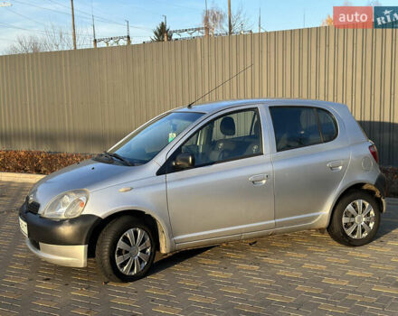 Серый Тойота Ярис, объемом двигателя 1 л и пробегом 212 тыс. км за 2999 $, фото 2 на Automoto.ua