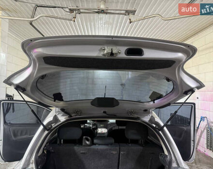 Серый Тойота Ярис, объемом двигателя 1 л и пробегом 135 тыс. км за 4500 $, фото 15 на Automoto.ua