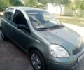 Серый Тойота Ярис, объемом двигателя 1.3 л и пробегом 180 тыс. км за 5000 $, фото 1 на Automoto.ua