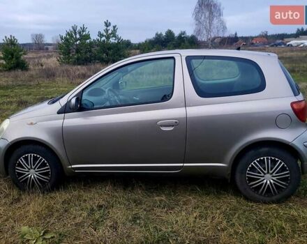 Серый Тойота Ярис, объемом двигателя 1 л и пробегом 223 тыс. км за 3000 $, фото 1 на Automoto.ua