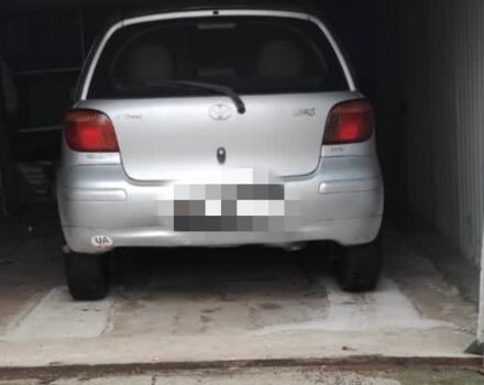 Сірий Тойота Яріс, об'ємом двигуна 1 л та пробігом 197 тис. км за 4500 $, фото 1 на Automoto.ua