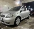 Серый Тойота Ярис, объемом двигателя 1 л и пробегом 135 тыс. км за 4500 $, фото 1 на Automoto.ua