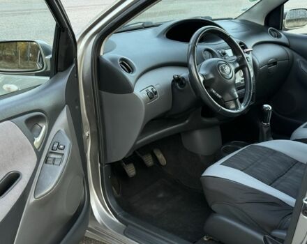 Серый Тойота Ярис, объемом двигателя 1 л и пробегом 1 тыс. км за 4137 $, фото 10 на Automoto.ua