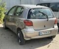 Сірий Тойота Яріс, об'ємом двигуна 1 л та пробігом 180 тис. км за 1999 $, фото 1 на Automoto.ua