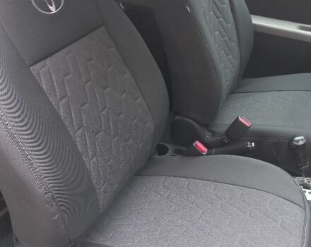 Серый Тойота Ярис, объемом двигателя 1.4 л и пробегом 240 тыс. км за 4900 $, фото 6 на Automoto.ua