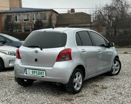 Серый Тойота Ярис, объемом двигателя 1.3 л и пробегом 178 тыс. км за 5800 $, фото 3 на Automoto.ua