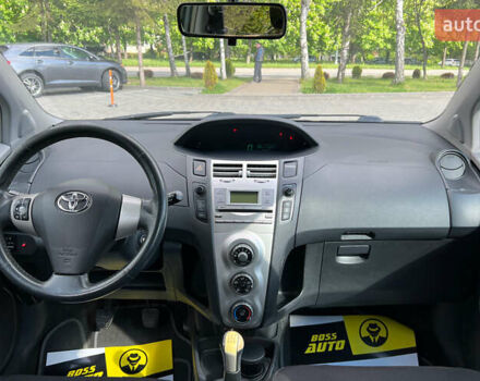 Тойота Ярис 2006 в Львове на Automoto.ua Серый Тойота Ярис, объемом двигателя 1.3 л и пробегом 140 тыс. км за 5650 $, фото 10 на Automoto.ua