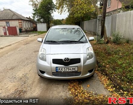 Сірий Тойота Яріс, об'ємом двигуна 1 л та пробігом 200 тис. км за 5550 $, фото 1 на Automoto.ua