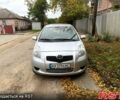 Сірий Тойота Яріс, об'ємом двигуна 1 л та пробігом 200 тис. км за 5550 $, фото 1 на Automoto.ua