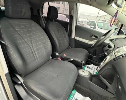 Серый Тойота Ярис, объемом двигателя 1.3 л и пробегом 178 тыс. км за 5800 $, фото 7 на Automoto.ua