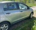 Серый Тойота Ярис, объемом двигателя 1 л и пробегом 230 тыс. км за 5000 $, фото 1 на Automoto.ua
