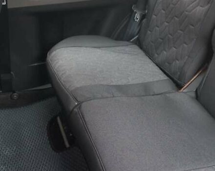 Серый Тойота Ярис, объемом двигателя 1.36 л и пробегом 240 тыс. км за 4900 $, фото 12 на Automoto.ua