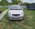 Сірий Тойота Яріс, об'ємом двигуна 1.2 л та пробігом 184 тис. км за 6502 $, фото 1 на Automoto.ua
