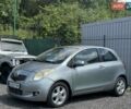 Серый Тойота Ярис, объемом двигателя 1.36 л и пробегом 240 тыс. км за 4900 $, фото 1 на Automoto.ua