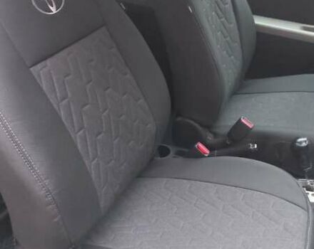 Серый Тойота Ярис, объемом двигателя 1.36 л и пробегом 240 тыс. км за 4900 $, фото 6 на Automoto.ua