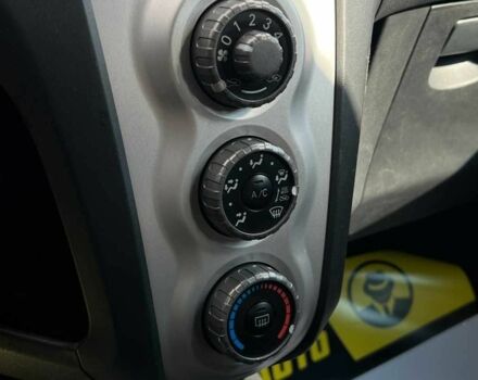 Тойота Ярис 2006 в Львове на Automoto.ua Серый Тойота Ярис, объемом двигателя 1.3 л и пробегом 140 тыс. км за 5650 $, фото 14 на Automoto.ua