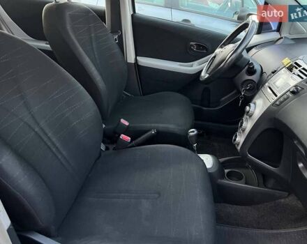 Серый Тойота Ярис, объемом двигателя 1.3 л и пробегом 161 тыс. км за 5700 $, фото 17 на Automoto.ua