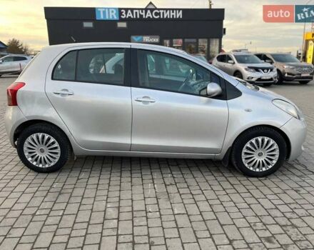 Серый Тойота Ярис, объемом двигателя 1.3 л и пробегом 161 тыс. км за 5700 $, фото 3 на Automoto.ua