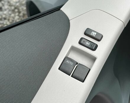 Серый Тойота Ярис, объемом двигателя 1.3 л и пробегом 178 тыс. км за 5800 $, фото 11 на Automoto.ua