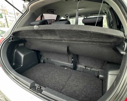 Серый Тойота Ярис, объемом двигателя 1.3 л и пробегом 178 тыс. км за 5800 $, фото 15 на Automoto.ua