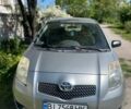 Серый Тойота Ярис, объемом двигателя 1 л и пробегом 230 тыс. км за 5000 $, фото 1 на Automoto.ua
