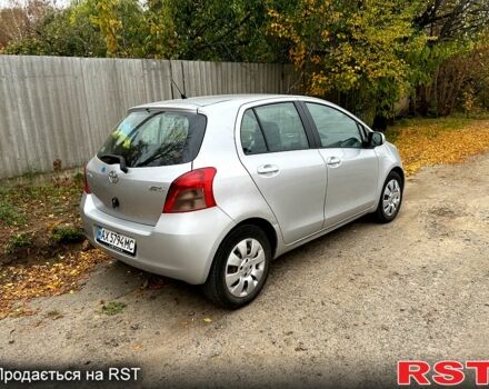 Сірий Тойота Яріс, об'ємом двигуна 1 л та пробігом 200 тис. км за 5550 $, фото 2 на Automoto.ua