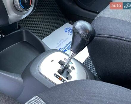Серый Тойота Ярис, объемом двигателя 1.36 л и пробегом 192 тыс. км за 6500 $, фото 13 на Automoto.ua