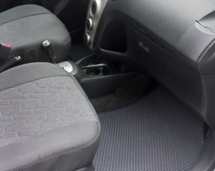 Серый Тойота Ярис, объемом двигателя 1.4 л и пробегом 240 тыс. км за 4900 $, фото 5 на Automoto.ua