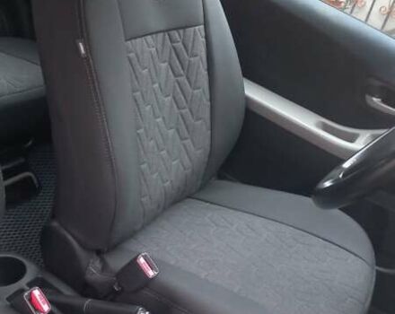 Серый Тойота Ярис, объемом двигателя 1.36 л и пробегом 240 тыс. км за 4900 $, фото 3 на Automoto.ua