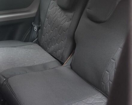 Серый Тойота Ярис, объемом двигателя 1.4 л и пробегом 240 тыс. км за 4900 $, фото 4 на Automoto.ua