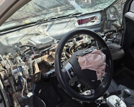 Серый Тойота Ярис, объемом двигателя 1.3 л и пробегом 160 тыс. км за 1532 $, фото 4 на Automoto.ua